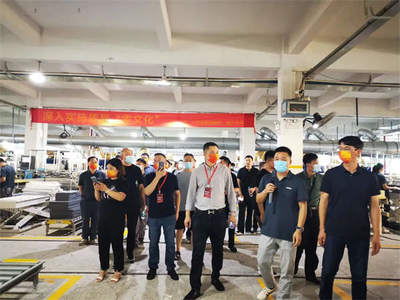 箭牌家居定制全國(guó)VIP經(jīng)銷商走進(jìn)三水制造基地暨總部展廳參觀與技術(shù)交流活動(dòng)紀(jì)實(shí)